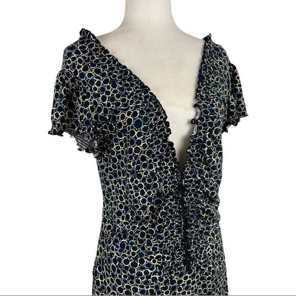 BCBGMAXAZRIA ruffle V Neck Midi Dress - Picture 2 of 12